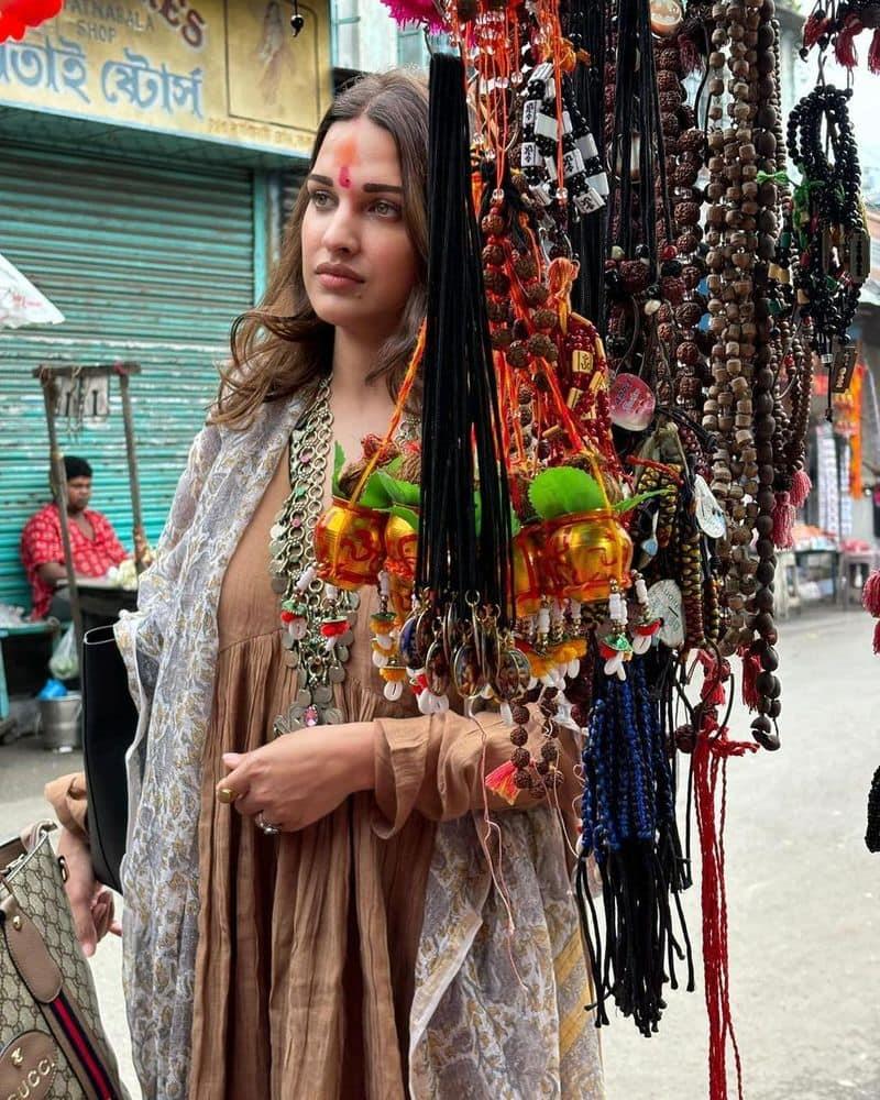 Himanshi Khurana At Jagannath Puri Actress Goes On Char Dham Yatra