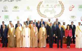 Egypt's Pres. Awards Kuwait Amir Order Of The Nile