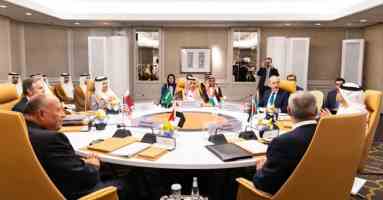 Kuwait PM Representative Meets Turkey's Limak Chief On WEF Sidelines...