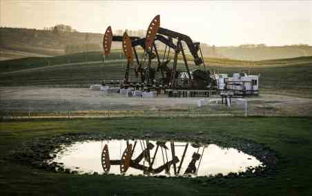 Oil prices hit big weekly low amid weak U.S. job growth