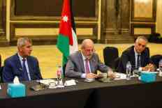 سلطنة عمان تؤكد سعيها للوصول إلى تسوية شاملة لتحقيق السلام باليمن...