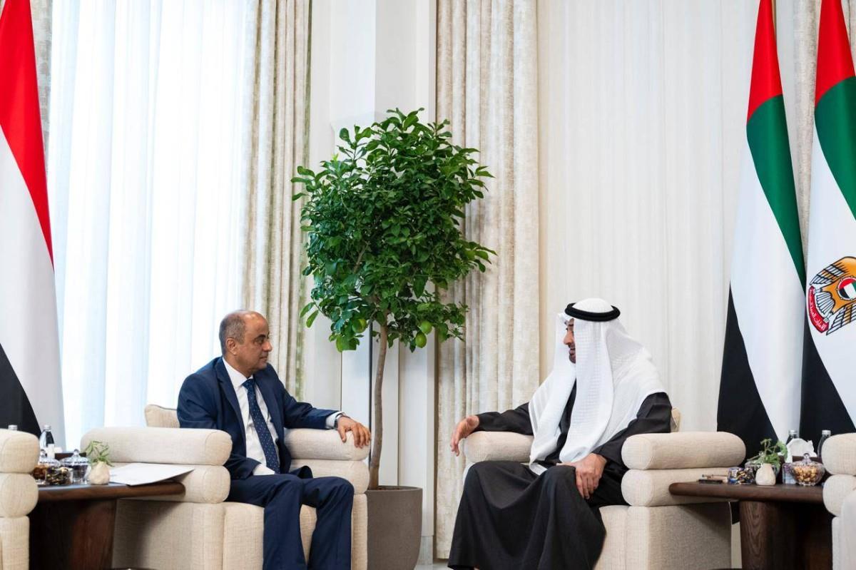 محمد بن زايد يبحث مع رئيس الوزراء اليمني سبل تعزيز العلاقات الثنائية...