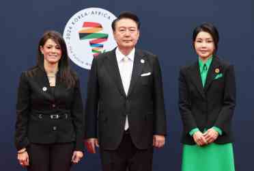 South Korean Ministry Voices Regret On Japan's 'Pressure' Over Line Messe...