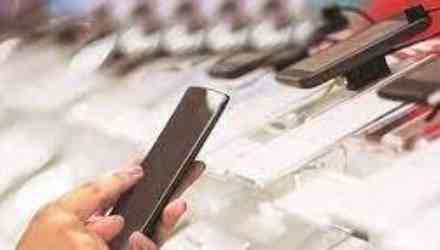 Global Smartphone Shipments In 2022 Fall To Lowest Level In 10 Years...