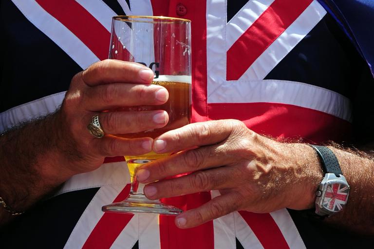 Cheers! British pubs to stay open late for World Cup Cheers! British pubs to stay open late for World Cup