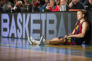 Barcelona move clear of Unicaja, Real Madrid march on