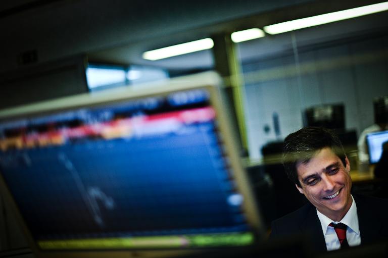 Portugal raises 750 mn euros in key bond issue Portugal raises 750 mn euros in key bond issue