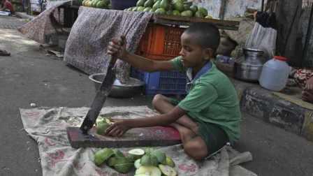 Indian police rescue hundreds of child slaves Indian police rescue hundreds of child slaves