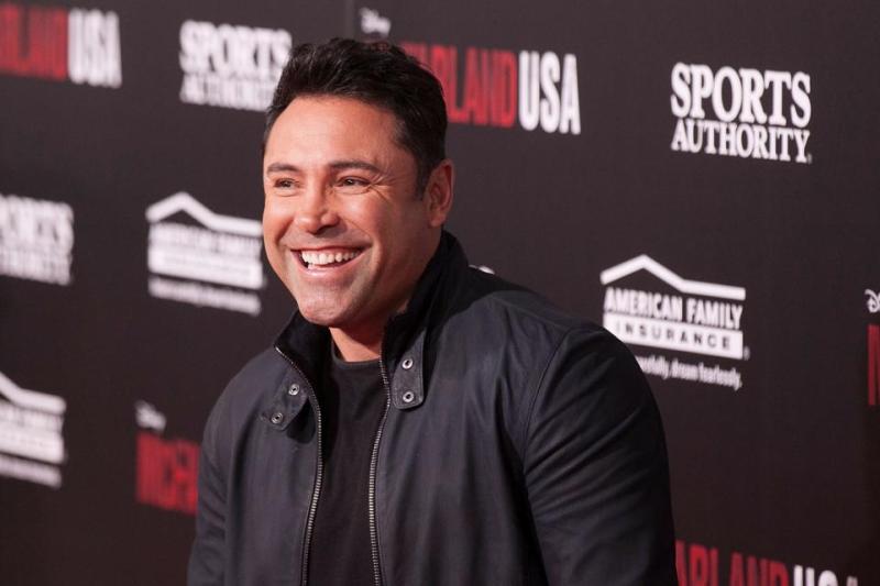 Report: De la Hoya 50 50 on comeback at age 42 Report: De la Hoya 50 50 on comeback at age 42