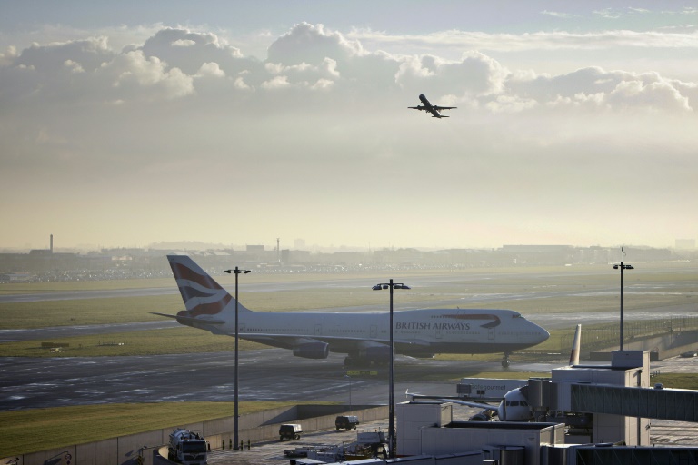New runway recommended for London Heathrow airport