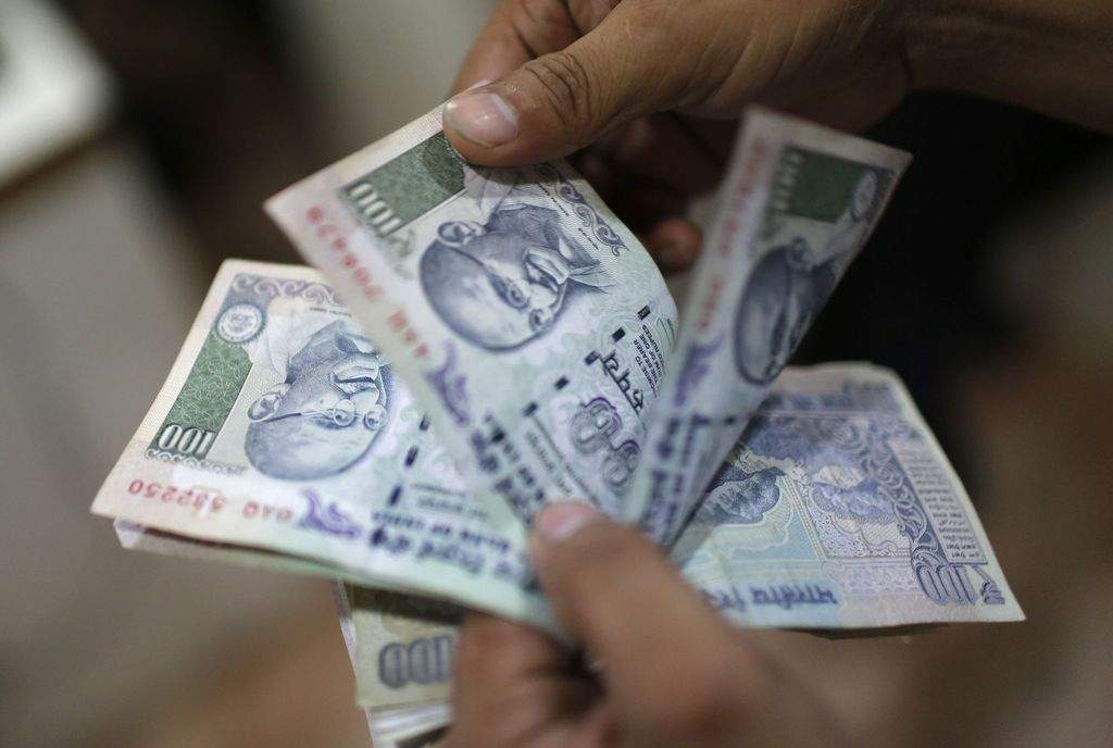 Chinese economic worries plunge rupee to new 2 year low