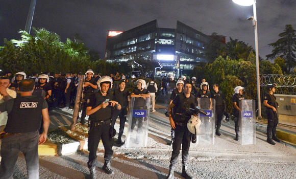 2 editors held for 'inciting Turkey uprising' 2 editors held for 'inciting Turkey uprising'