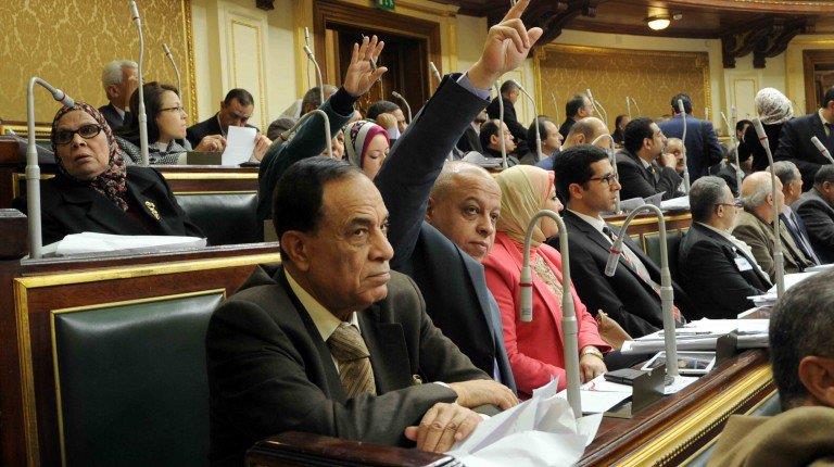 Egypt- 'Dodged' decrees raise doubts over constitutionality