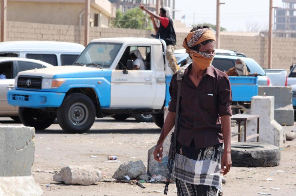 Gunmen kill pro govt Sunni cleric in Yemen's Aden
