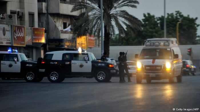 Saudi police arrest scores of suspects following bombings Saudi police arrest scores of suspects following bombings