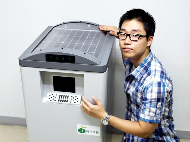 Ecube Lab, Applies Internet of Things (IoT) Technology on collecting garbage Ecube Lab, Applies Internet of Things (IoT) Technology on collecting garbage