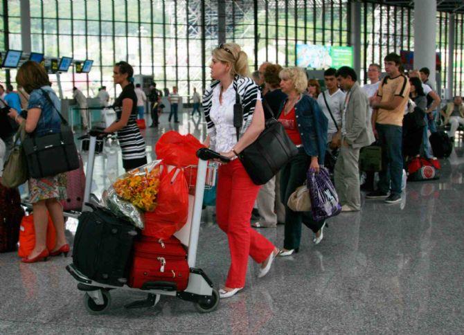 Turkey- First Russian tourist flight since crisis lands in Turkish resort Turkey- First Russian tourist flight since crisis lands in Turkish resort