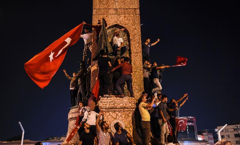 Turkey rounds up generals, judges after failed coup Turkey rounds up generals, judges after failed coup