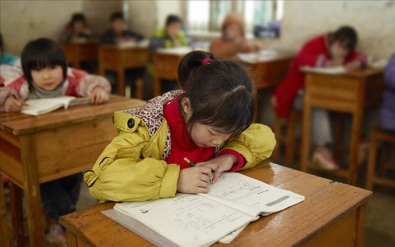 More kids, fewer tests make China's children's books boom