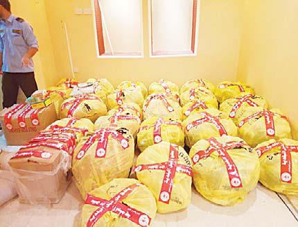Kuwait- Over 3 tons of spoilt foodstuff seized in Shuwaikh, Rai raids