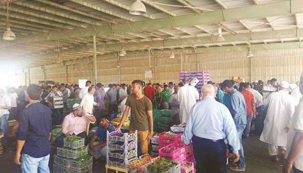 Blockade fails to affect supply of fruits and vegetables