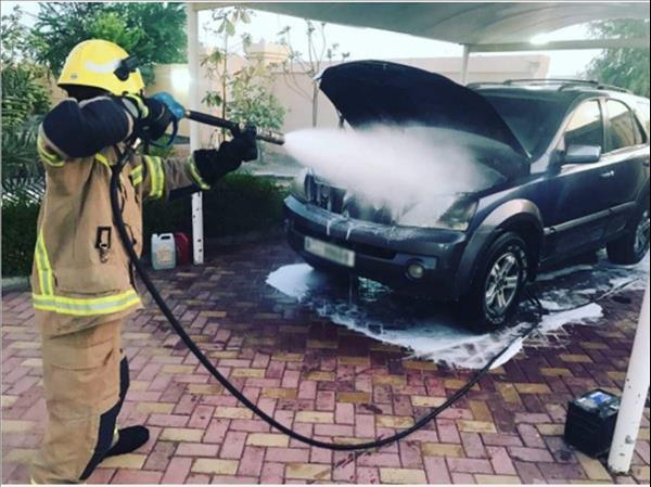 UAE- Car goes up in flames in Umm Al Quwain house