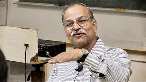 IIT Professor and beloved teacher Harish Chandra Verma resigns