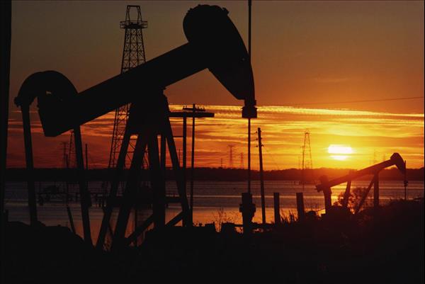 Oil prices up amid declining drilling rigs in US