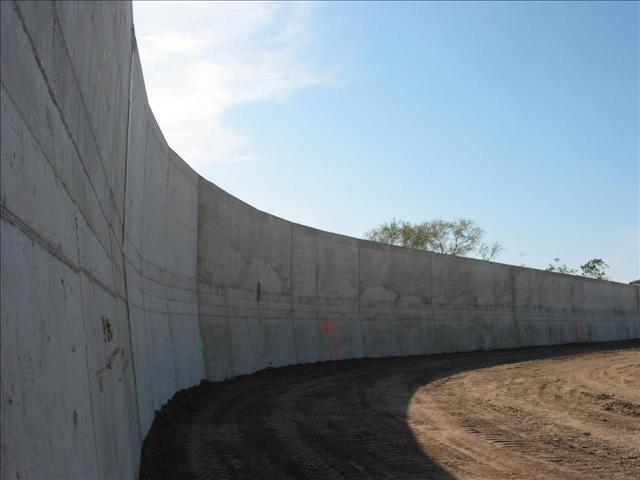 Turkey building wall on border with Iran Turkey building wall on border with Iran