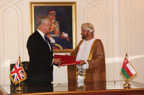 Oman, UK sign defence pact