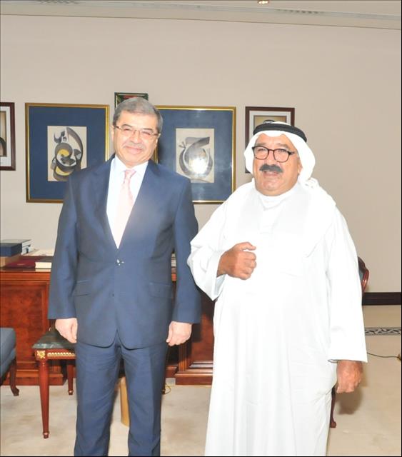 Kuwait- Amiri Diwan Affairs Min. receives Iraq's Amb.
