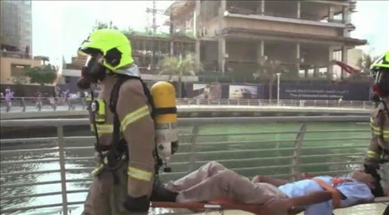 Video: Dubai Civil Defence display firefighting skills in Marina