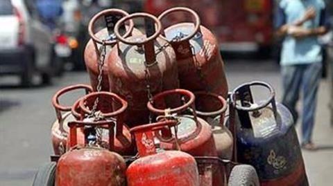 LPG costlier by Rs 1.50/cylinder, jet fuel price by 6%