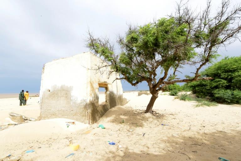 Climate change and neglect threaten Senegal's Saint Louis