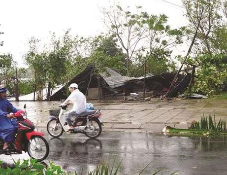 19 dead as typhoon hits Vietnam