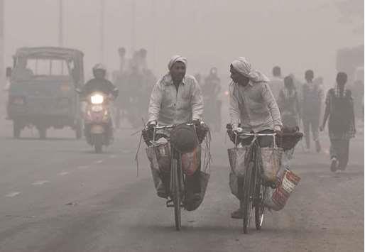Schools shut as choking smog blankets Delhi