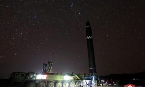 US missile expert: N. Korean missile larger than thought, could carry decoys