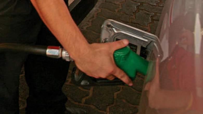 Dubai driver, 2 petrol station staff accused of embezzling Dh58,000