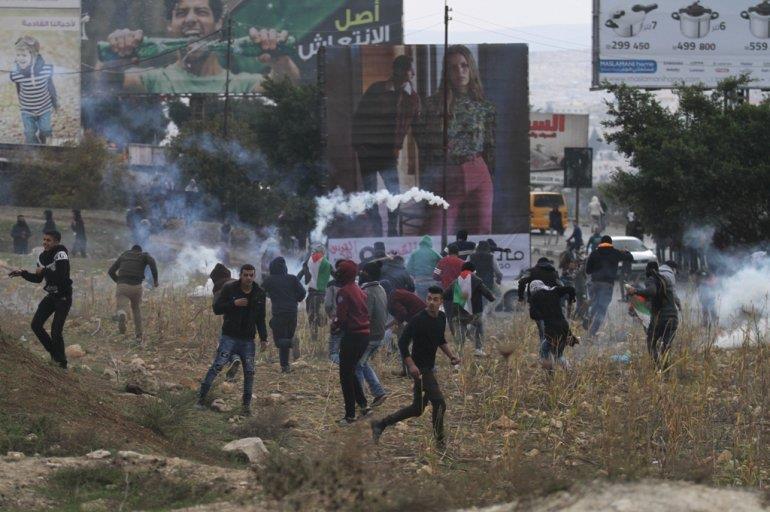Four Palestinians injured amid E. Jerusalem protests