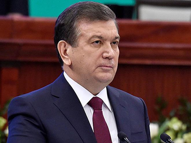 Uzbek president urges citizens to keep funds in country's banks
