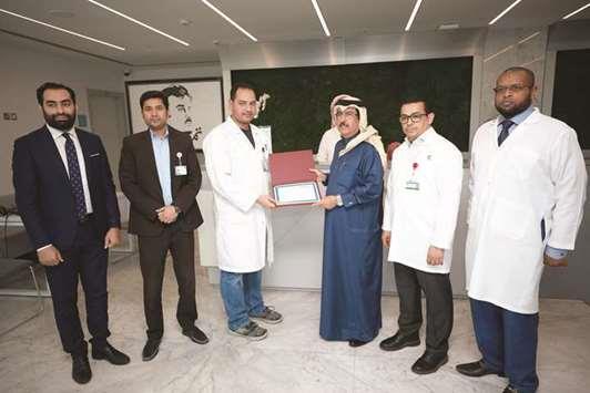 Al Emadi Hospital hosts blood donation campaign