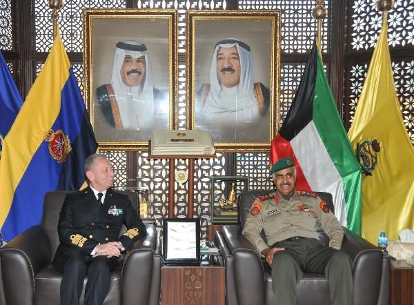 Kuwaiti army chief, Italian navy chief discuss joint coop.