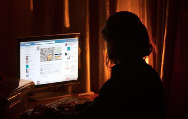UAE- Teen wins Facebook payout after nude pictures are posted online