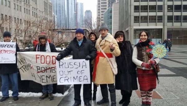 Flash mob in support of Ukrainian Crimea held in Moscow and Chicago. Photos