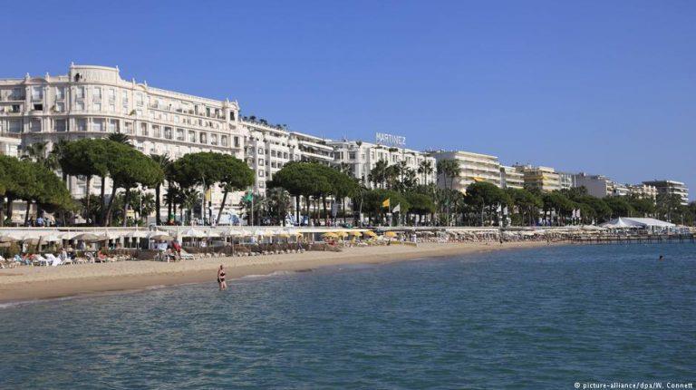 Cannes polishes up its beach