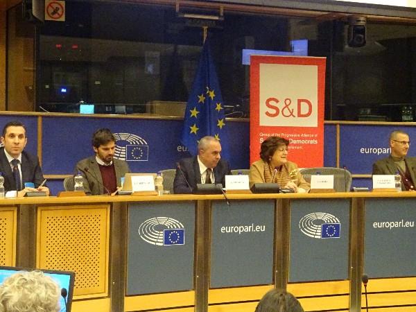EP seminar urges Europe to recognize Palestinian state