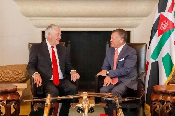 King Abdullah discusses various issues with Tillerson
