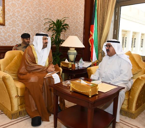 Kuwait- Defense Min. receives Arab, foreign envoys