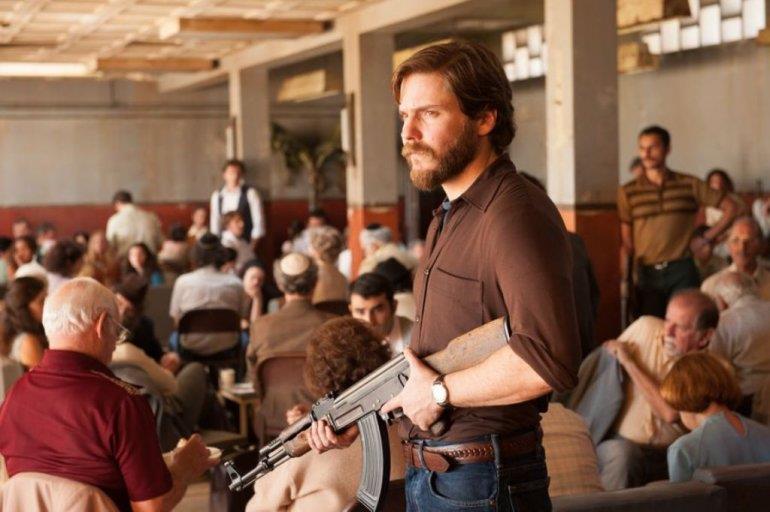 Review: '7 Days in Entebbe': Dramatic but fails to thrill