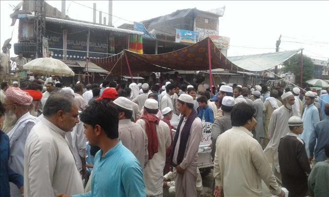 Pakistan- Charsadda people continue protest against prolonged power outages